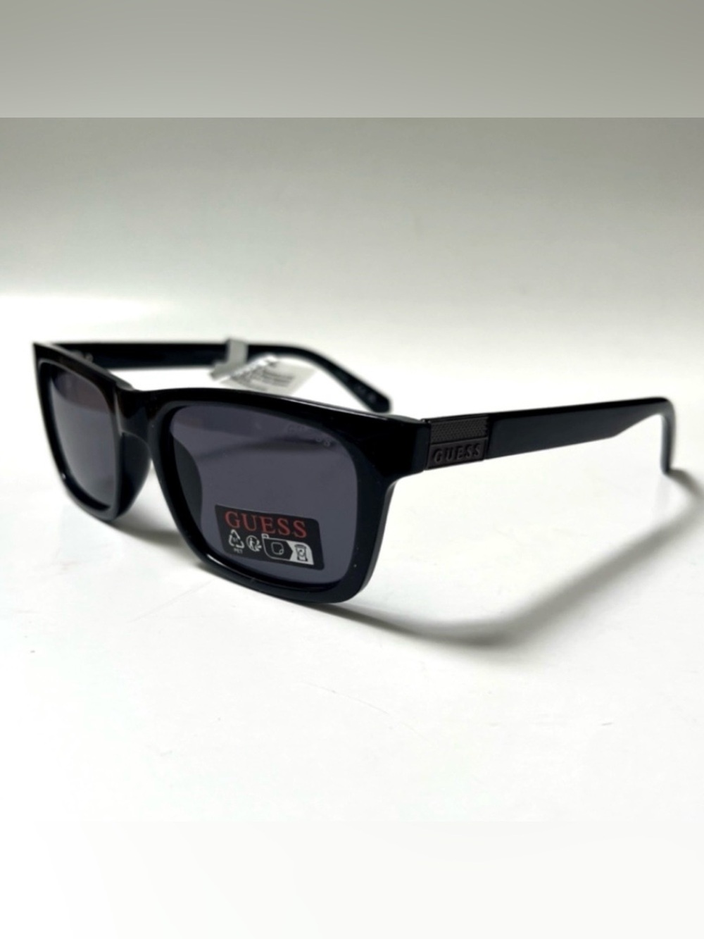 NWT GUESS Square Sunglasses Black Classic Red Logo GO00113 Glossy Acetate unisex